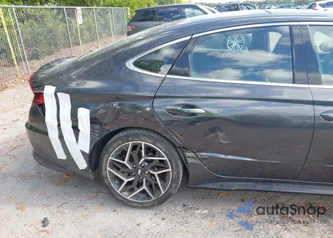 2021 Hyundai Sonata N Line z USA, uszkodzony, nr VIN 5NPEK4JC6MH126534